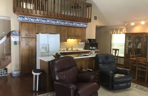 Prosperity House | Lake Murray Getaway Home
