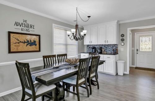 Chapin House | Lake Murray Group Getaway
