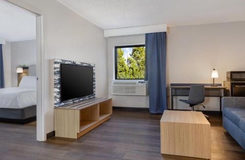 Cornelius Hotel | Lake Norman Inn and Suites