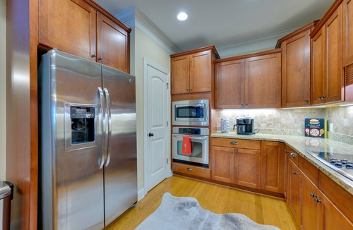 Eatonton House | Lake Oconee Abode w/Patio, Grill & Fire Pit Table