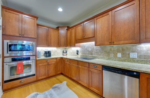 Eatonton House | Lake Oconee Abode w/Patio, Grill & Fire Pit Table