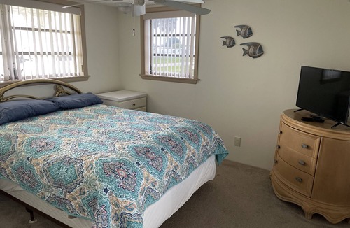 Taylor Creek House | Lake Okeechobee rental on canal with dock, boat ramp & pool