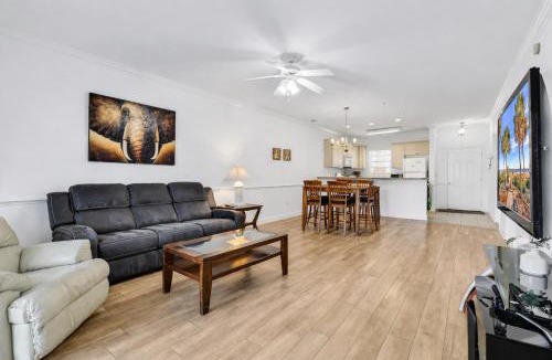 Central Myrtle Beach Apartment | Lake View Condo Near Broadway at the Beach