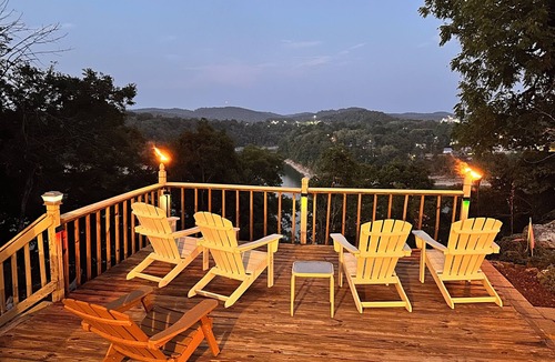 Bronston House | Lake View Home, Fire Pit, Grill, Fireplace, 5 minutes to boat ramp