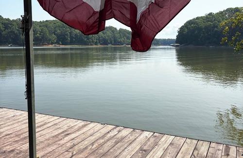 Martin House | Lakefront 3-bedroom/3 bath with large dock house in quiet cul de sac