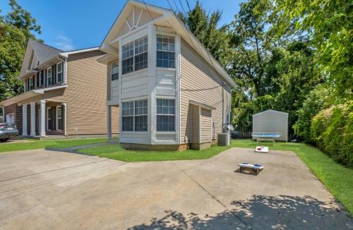 Tallahassee House | Lakefront 3BD - Ping Pong, Movie Nights - Near FSU