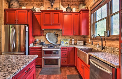 Tazewell Cabin | Lakefront cabin with fire pit, lift down to the dock, hot tub, bean bag toss