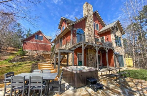 Mill Spring House | Lakefront~Dock~Hot tub~Firepit~Dog Friendly!