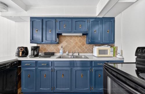 Lynn Garden House | Lakefront Getaway with Private Dock & Scenic Views home