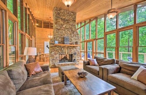 Jasper House | Lakefront ‘Glass House’ Cabin w/Mountain Views!