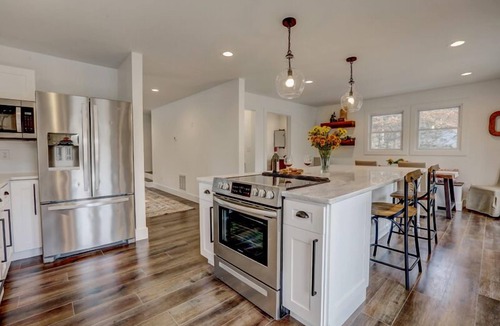 Pittsburg House | Lakefront Home w/Dock · King Suite · Stunning Lake Paradise