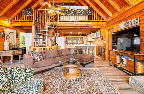 La Follette House | Lakefront Lodge: Covered Dock, Hot Tub, Fire Pit