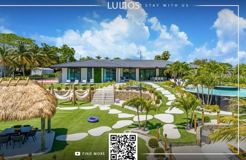 Ludlam House | Lakefront Luxury Retreat – 7BR Paradise Escape