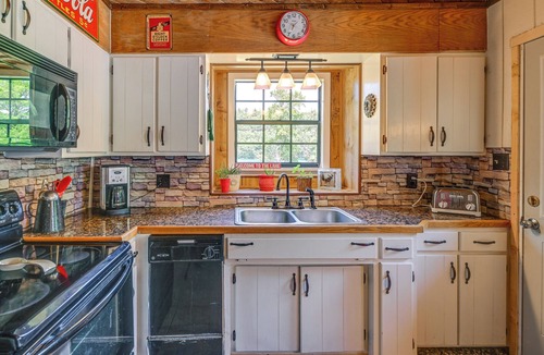 Topton House | Lakefront North Carolina Abode w/Grill & Fire Pit