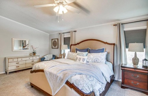 Greenwood County House | Lakefront Paradise Cozy Space Games Family Fun