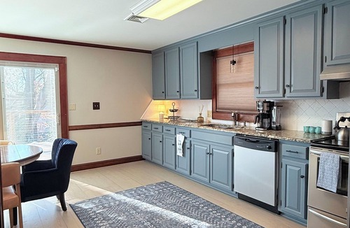 Mount Mourne House | Lakefront Paradise on Lake Norman-Sleeps 12, Pet-friendly, Private dock, kayaks