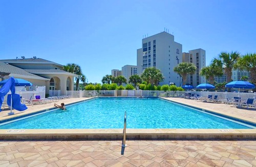 Holiday Isle House | 🌊LakeFRONT~Pool+Sauna~Walk2Beach~3BR Shoreline Towers Townhouse #4-4