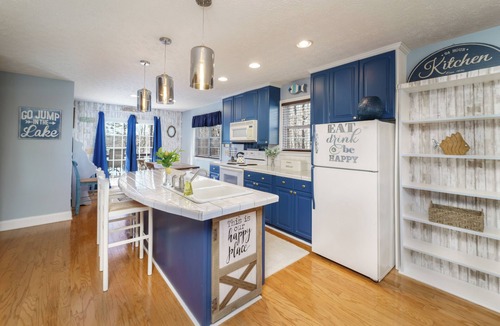 Reed Creek House | Lakefront Retreat with Kayaks and Dock - Minutes to Downtown Hartwell