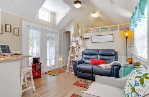 Lakeland House | Lakeland Cottage with Pool Access and Screened Porch!