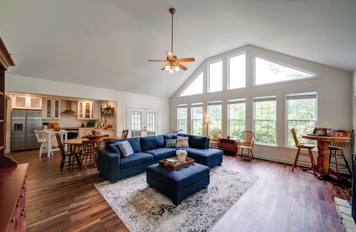Jasper Cottage | Lakeside Country Cottage – Charming Waterfront 3 BDR w/Amazing Views!