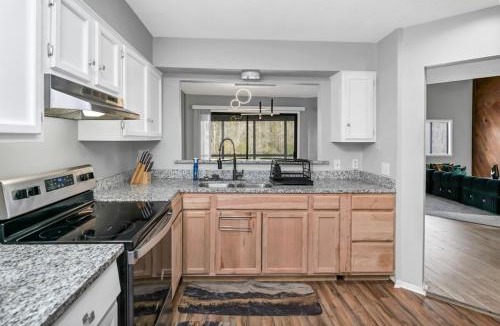 Columbia Villa | Lakeside Oasis Fort Jackson Family Retreat