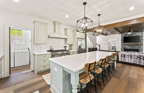 Jacksboro House | Lakeside Retreat, Sleeps 22, Dock, Grill, Game Room