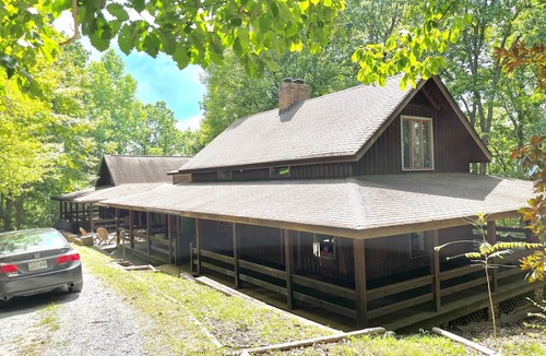 Franklin Cabin | LakeTrail Cabin suite w/hottub opt LT1