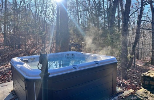 Franklin Cabin | LakeTrail Cabin suite w/hottub opt LT1