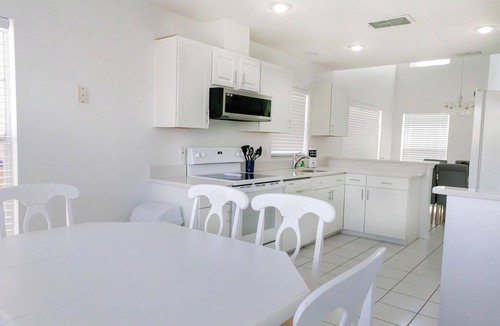 Meadow Woods Villa | Lakeview 3 Bedroom, 2.5 Bathroom Villa & Private Pool (very close to Disney and Orlando)