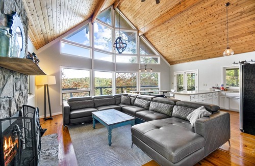 Smithville Ski Chalet | Lakeview Cedar Chalet
