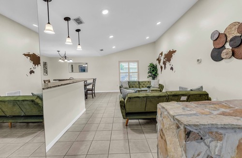 Sarasota House | Lakeview Retreat with Heated Pool, Games & Chill Vibes