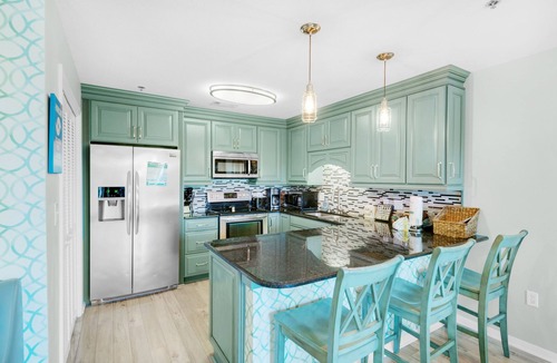 Gulf Place Condo | 🏖️LakeViews~Walk2Beach~ComplexPool~Updated~Gulf Place Caribbean 204