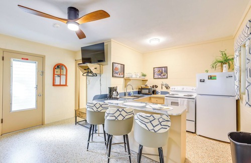 Chiefland Apartment | Lanai & Fire Pit: Riverfront Studio in Chiefland!