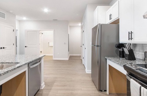 Port Malabar Apartment | Landing | Amazing 1BD, Gym, Pool