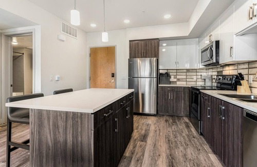 Wimauma Apartment | Landing | Amazing 2BD, Gym, Pool
