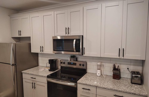 Newberry Apartment | Landing | Amazing 3BD, Pool, Gym