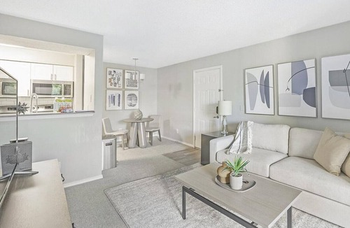 University Apartment | Landing at Caribbean Breeze - 1 Bedroom in University