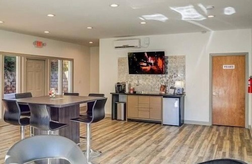 Oakhurst Apartment | Landing at Enclave At Oakhurst - 2 Bedrooms in Oakhurst