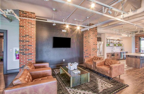 Downtown Charleston Apartment | Landing at Meeting Street Lofts - 2 Bedrooms in East Central