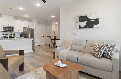 Beaufort Apartment | Landing | Beautiful 1BD, Gym
