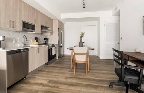 Overtown Apartment | Landing | Beautiful 1BD, Pool