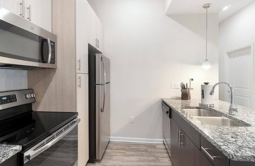 Charlotte Apartment | Landing | Beautiful 1BD, Gym, Clubhouse