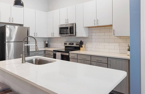 Charlotte Apartment | Landing | Beautiful 2BD, Pool, Gym