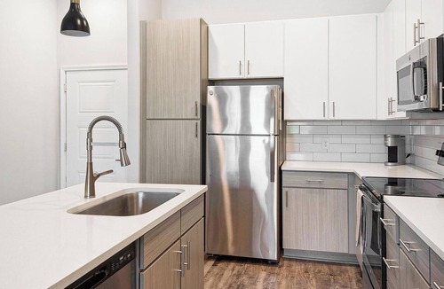 Charlotte Apartment | Landing | Beautiful 2BD, Pool, Gym
