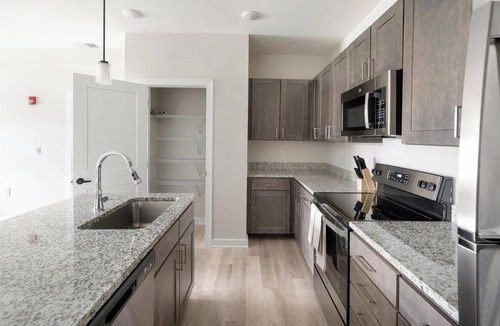 Knoxville Apartment | Landing | Beautiful 2BD, Gym