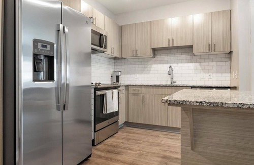 Yamacraw Village Apartment | Landing | Beautiful 2BD in Downtown