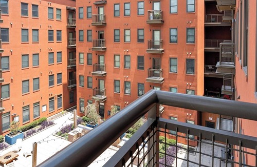 Yamacraw Village Apartment | Landing | Beautiful 2BD in Downtown