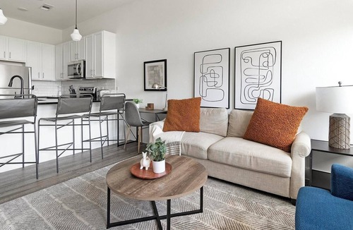San Marco Apartment | Landing | Beautiful 1BD, Yoga Studio, Gym
