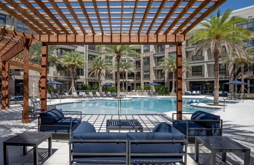San Marco Apartment | Landing | Beautiful 1BD, Yoga Studio, Gym