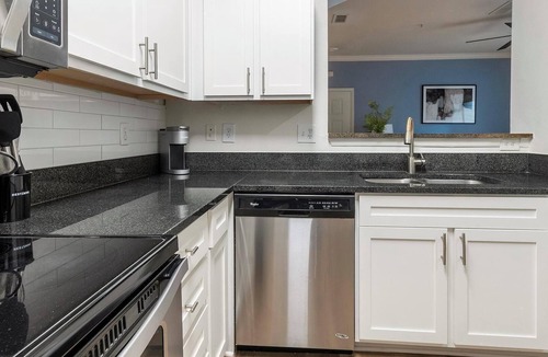 Southside Apartment | Landing | Chic 1BD, Gym, Clubhouse